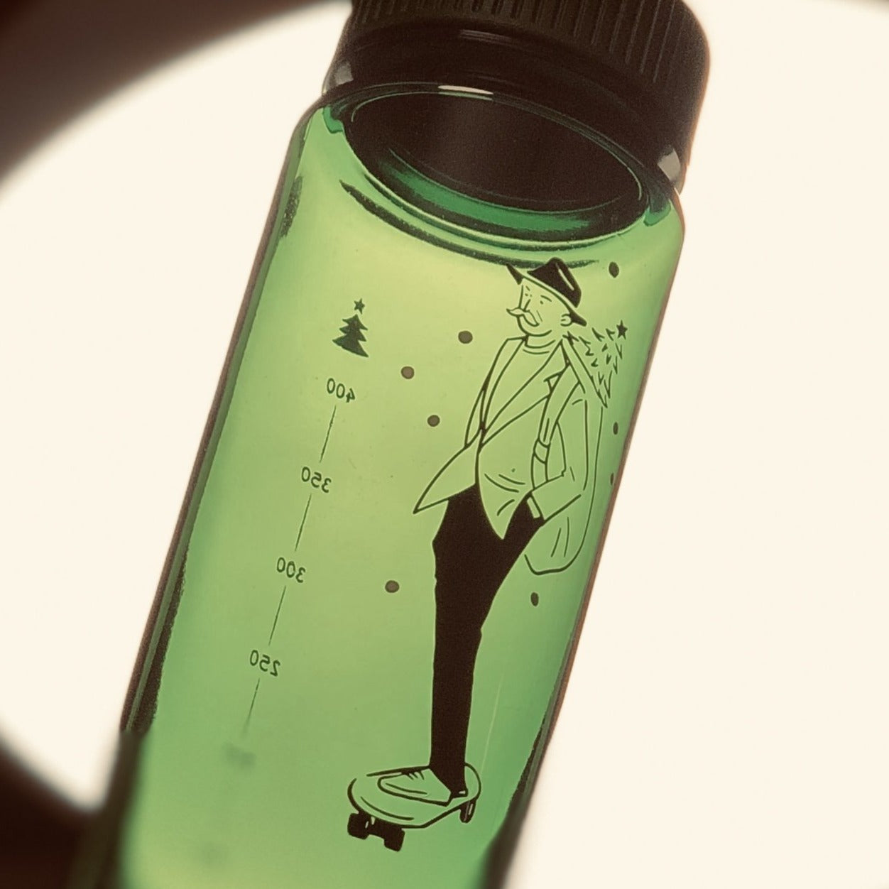 Water Bottle S500 Christmas Skateboarding - Green color - WEMUG