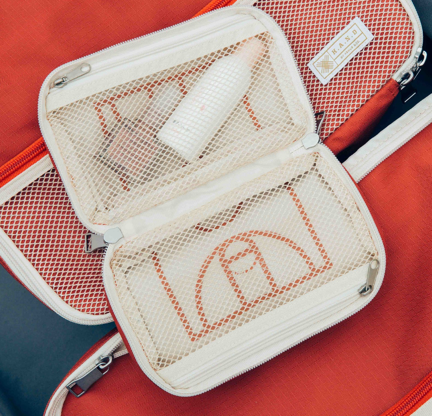 H.A.N.D Sports Club Multi-Function Pouch - WEMUG