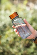 Load image into Gallery viewer, WEMUG Copper Brew Bottle 550ml Clear – hand held outdoor