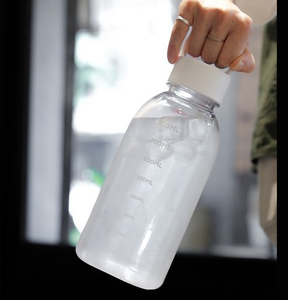WEMUG Giant Bottle 1000ml plastic water bottle for sports and travelling