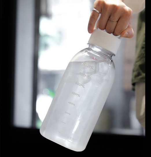 WEMUG Giant Bottle 1000ml plastic water bottle for sports and travelling