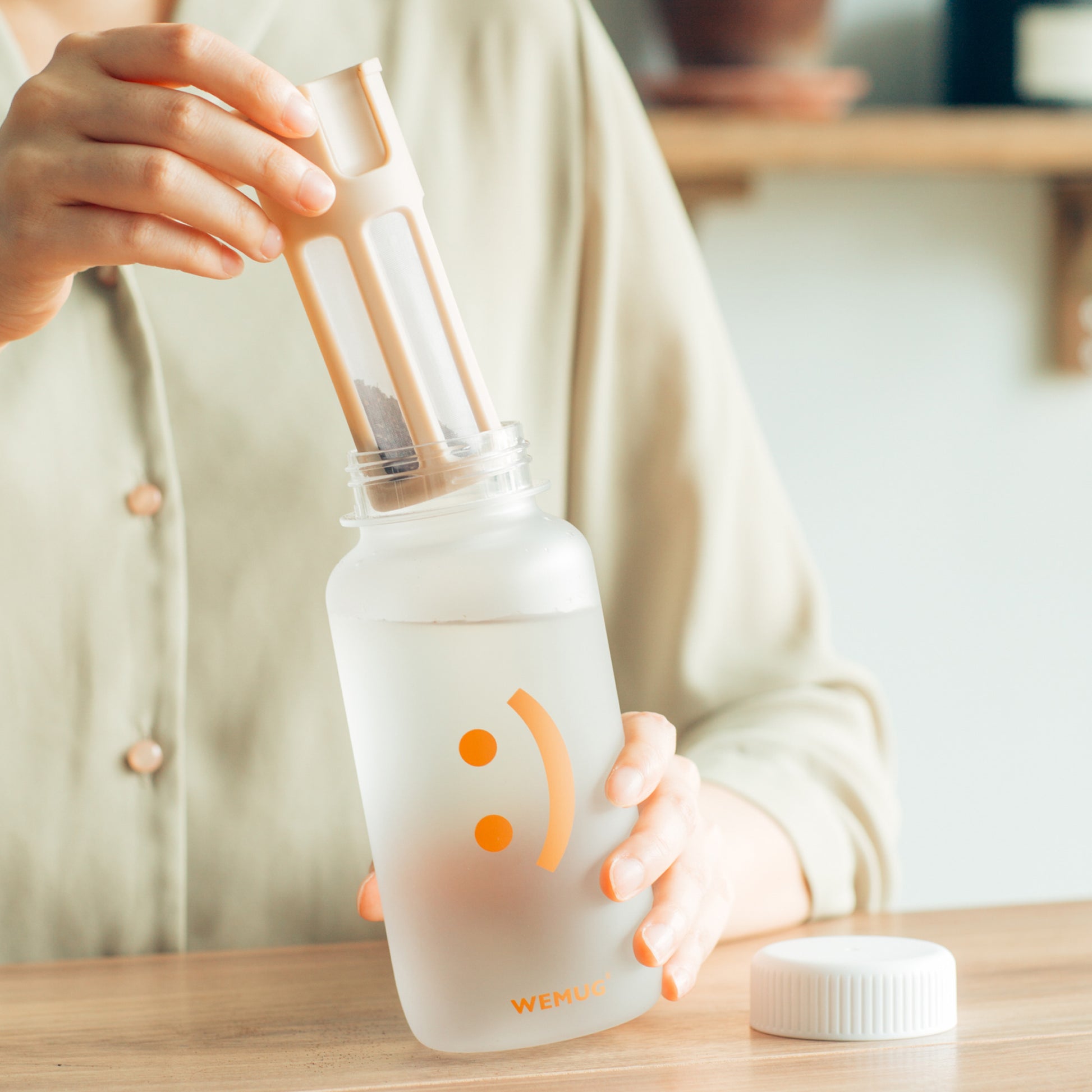 WEMUG Drink Bottle F550 Emoji, Tritan BPA Free (6 colors), compatible with WEMUG brew coffee filter - WEMUG