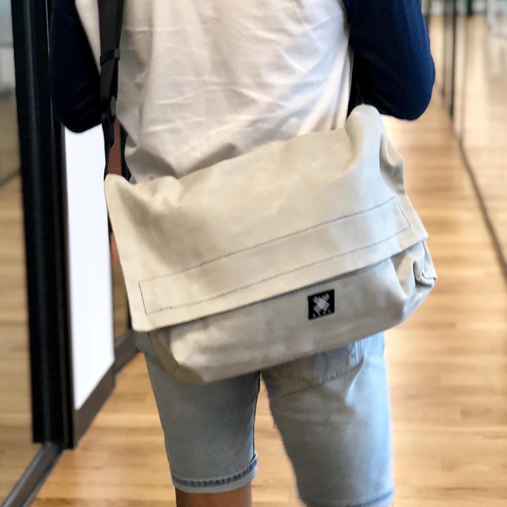 Messenger Bag - Light Grey - WEMUG